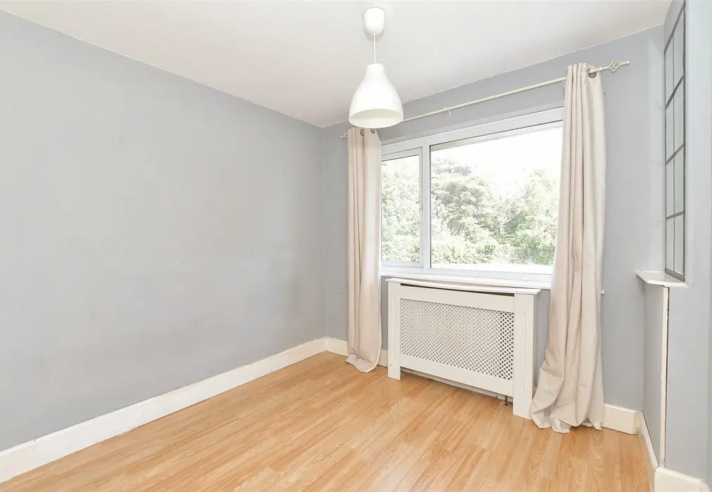 Bedroom 2 - Farmlea Road, Portsmouth, Hampshire - Wards of Kent
