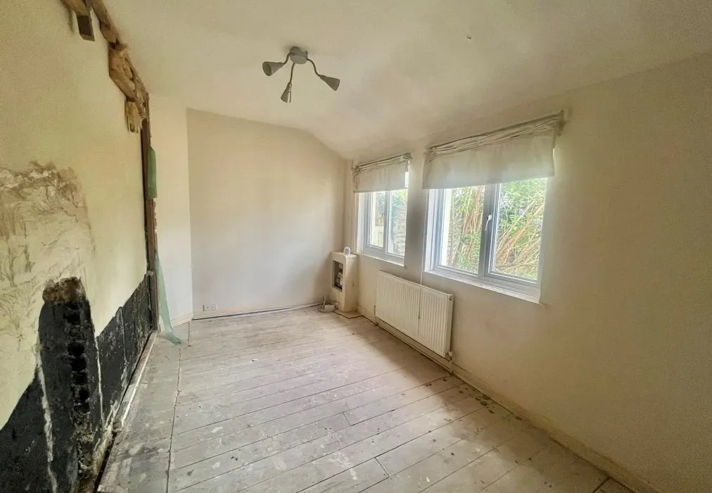 Bedroom - Minster Road, Minster On Sea, Sheerness, Kent - Wards of Kent
