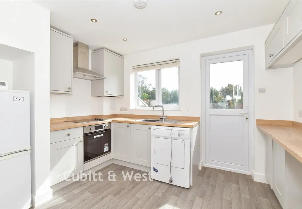 Kitchen - West View Drive, Yapton, Arundel, West Sussex - Wards of Kent