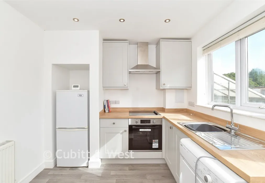 Kitchen - West View Drive, Yapton, Arundel, West Sussex - Wards of Kent