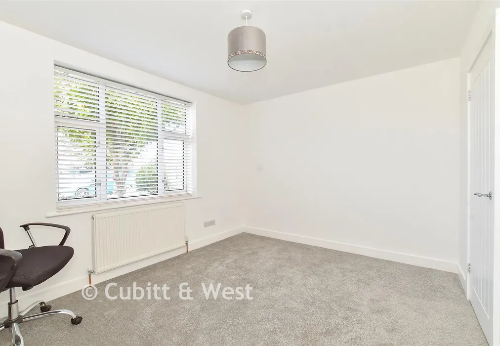 Bedroom 1 - West View Drive, Yapton, Arundel, West Sussex - Wards of Kent