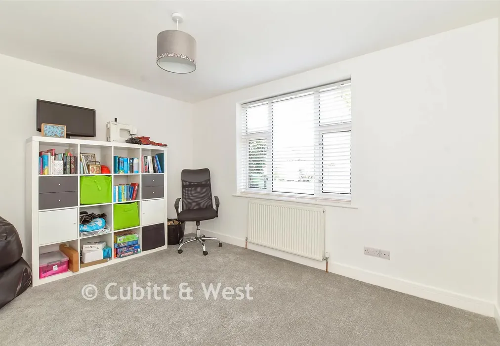 Bedroom 1 - West View Drive, Yapton, Arundel, West Sussex - Wards of Kent
