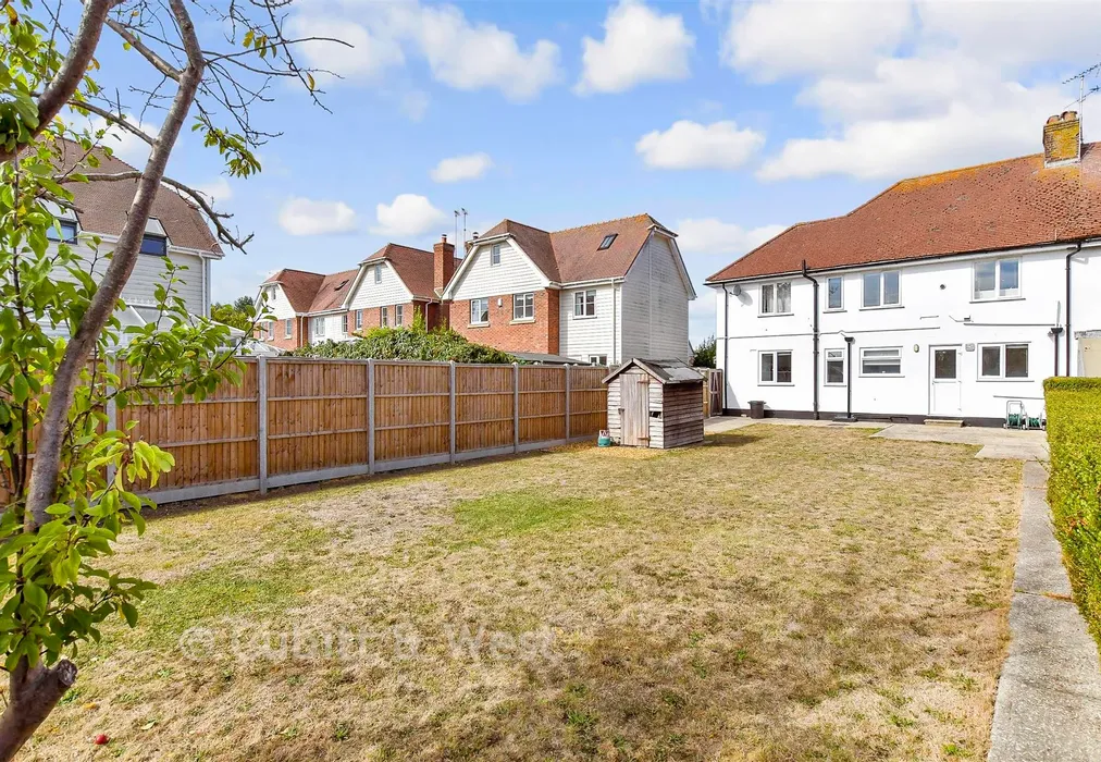 Rear Garden - West View Drive, Yapton, Arundel, West Sussex - Wards of Kent