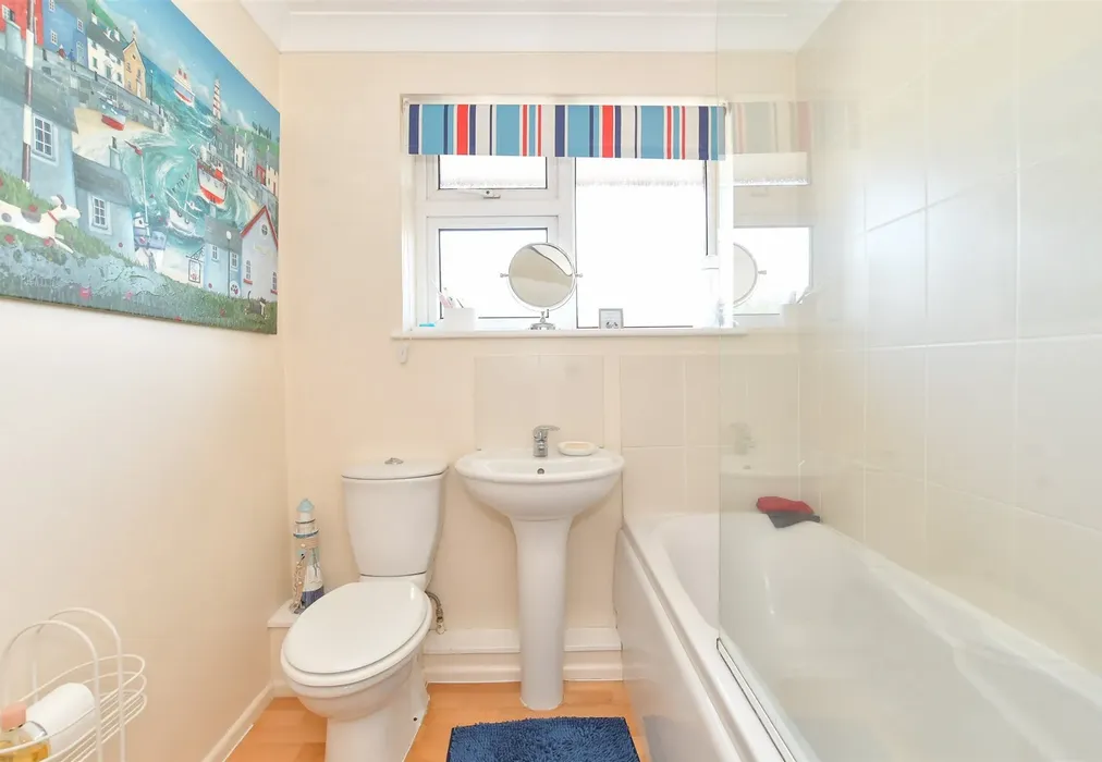Bathroom - East Lodge Park, Portsmouth, Hampshire - Wards of Kent