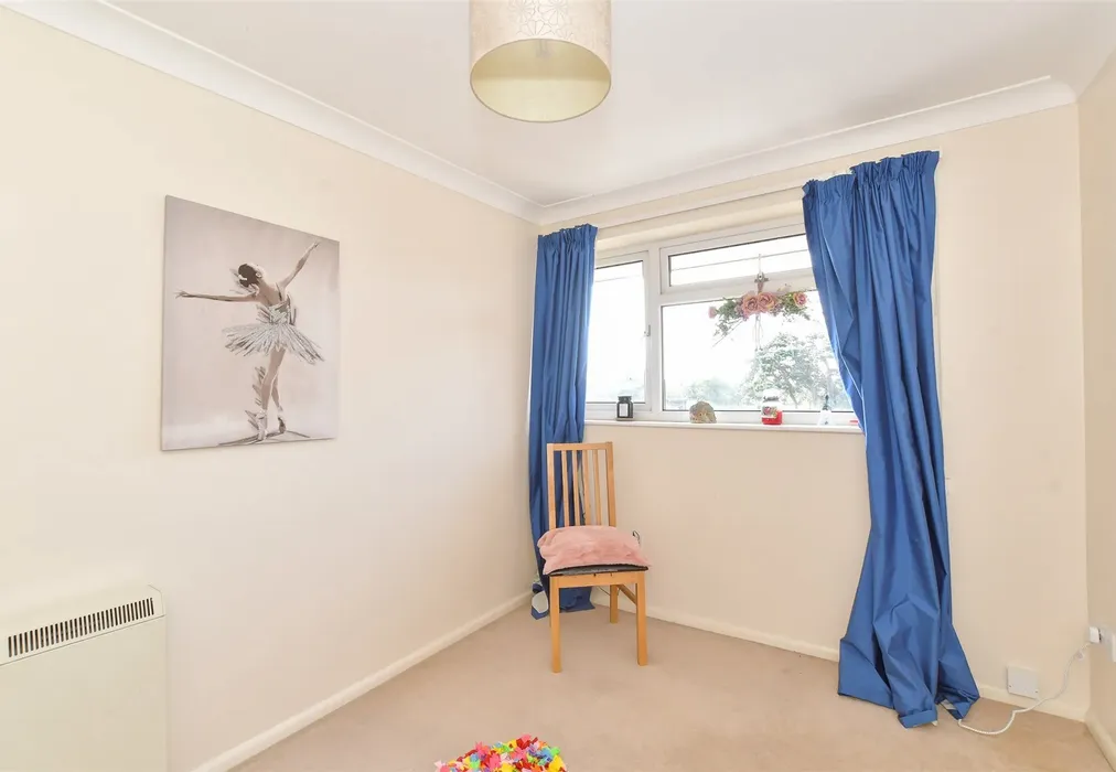 Bedroom 2 - East Lodge Park, Portsmouth, Hampshire - Wards of Kent