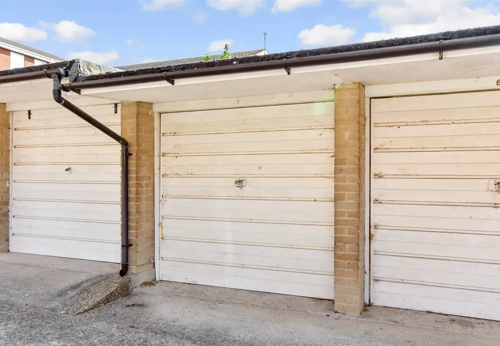 Garage - East Lodge Park, Portsmouth, Hampshire - Wards of Kent