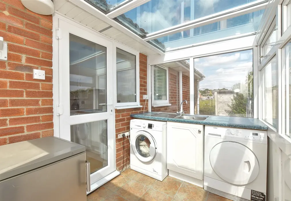 Internal Feature - Rosemary Way, Horndean, Waterlooville, Hampshire - Wards of Kent