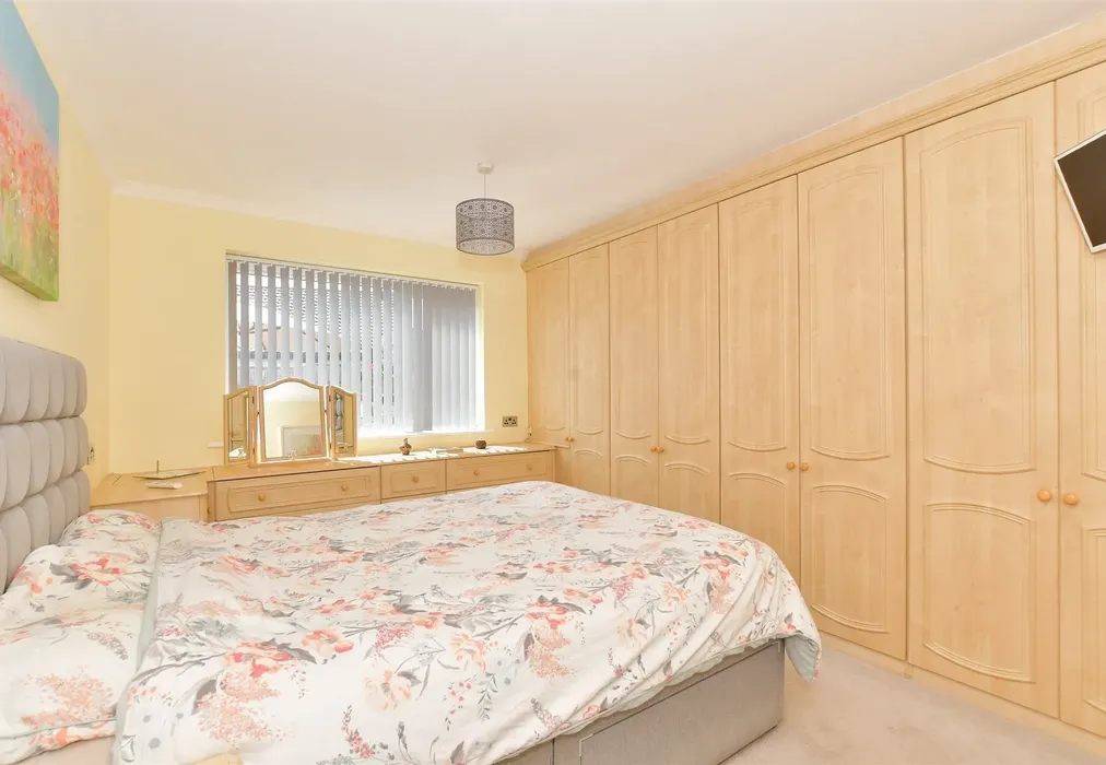 Bedroom 1 - Rosemary Way, Horndean, Waterlooville, Hampshire - Wards of Kent