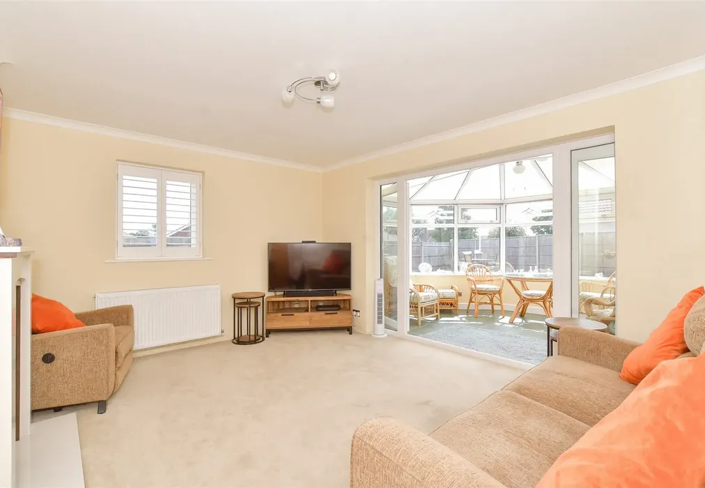 Lounge - Rosemary Way, Horndean, Waterlooville, Hampshire - Wards of Kent