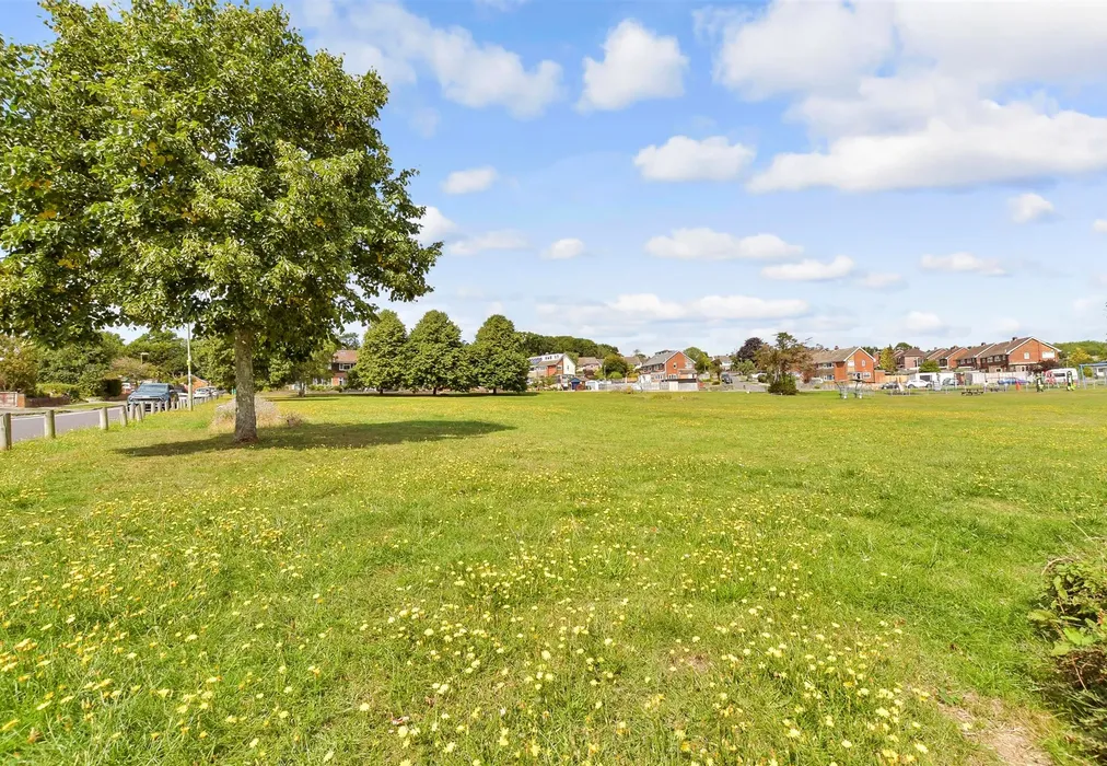 Surrounding Area - Rosemary Way, Horndean, Waterlooville, Hampshire - Wards of Kent