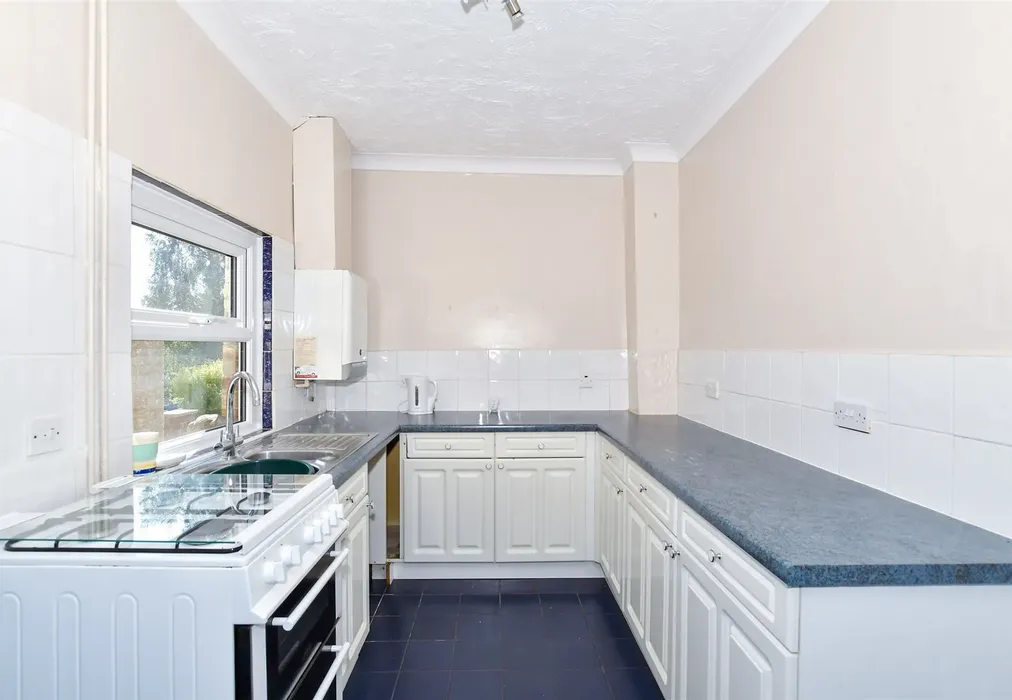 Kitchen - Tonbridge Road, Maidstone, Kent - Wards of Kent