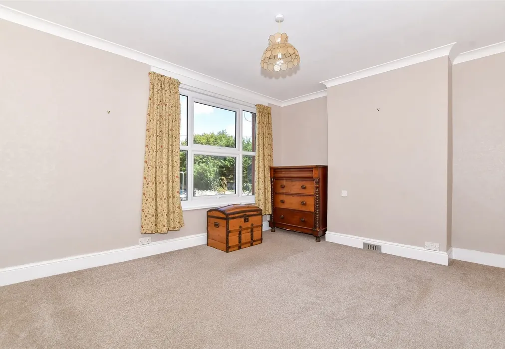 Bedroom 1 - Tonbridge Road, Maidstone, Kent - Wards of Kent