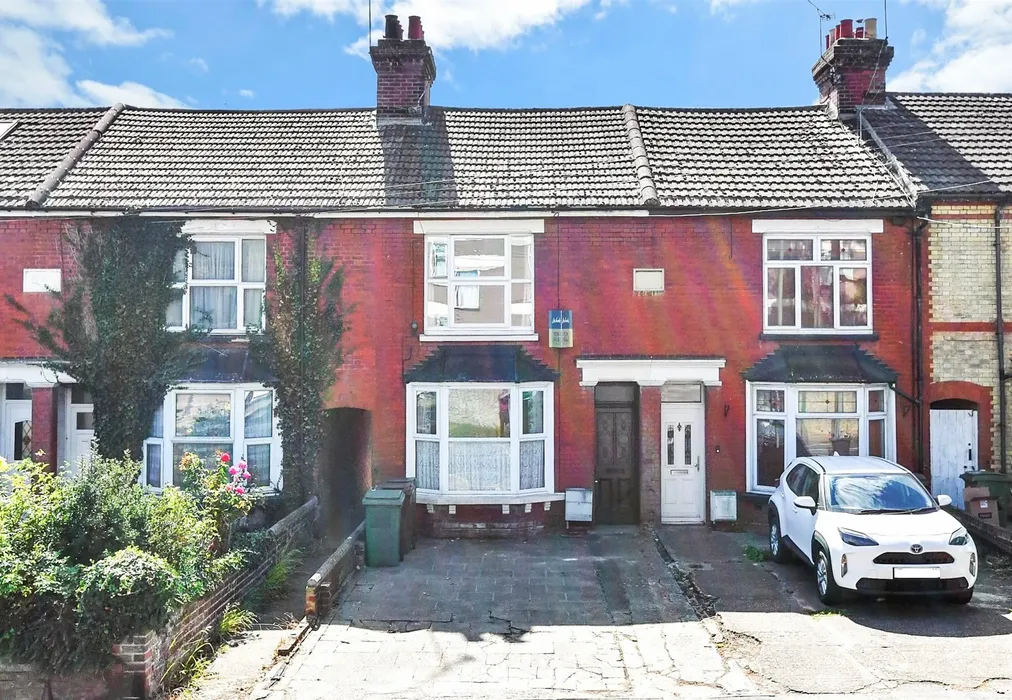 Front Web - Tonbridge Road, Maidstone, Kent - Wards of Kent