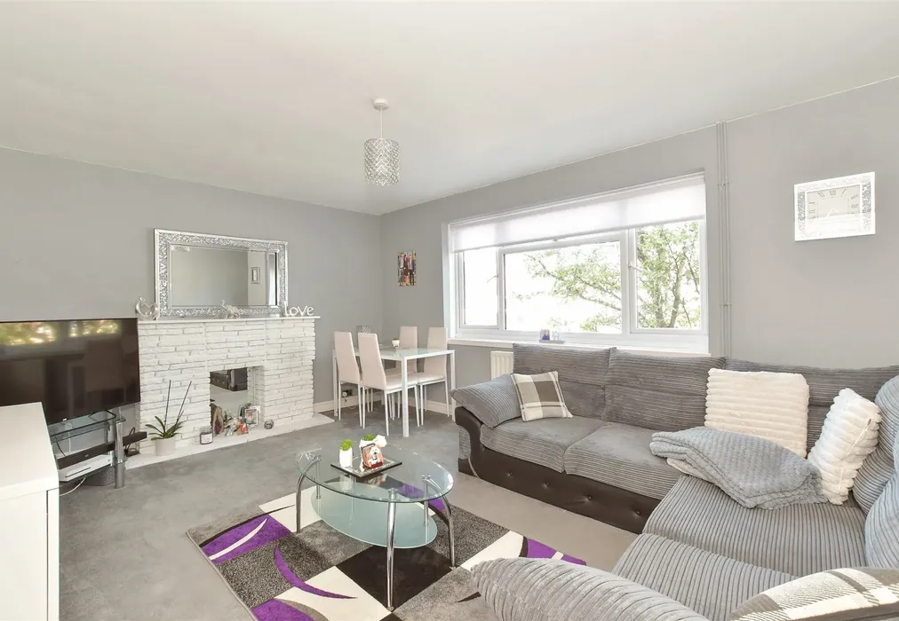 Lounge - Aldsworth Close, Portsmouth, Hampshire - Wards of Kent