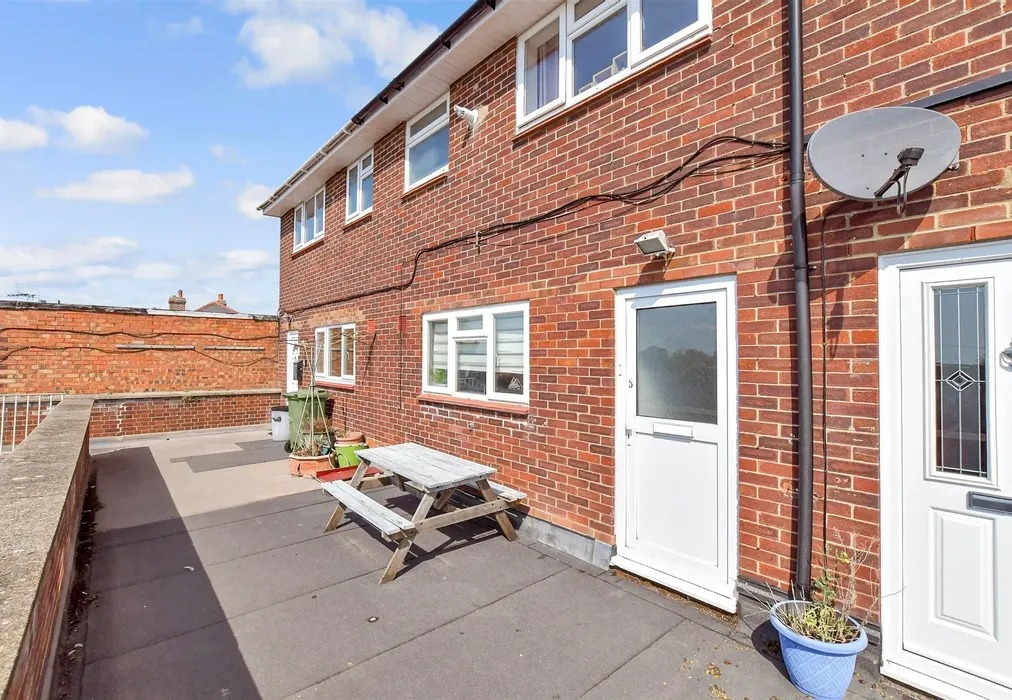 External (Web) - Aldsworth Close, Portsmouth, Hampshire - Wards of Kent