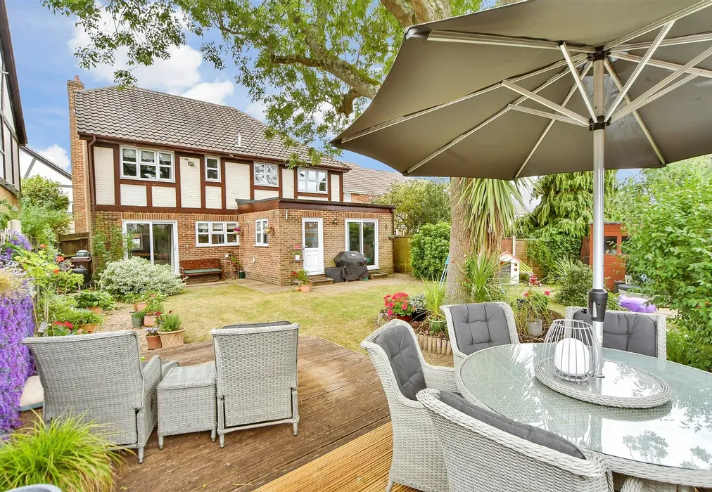Rear Garden - The Everglades, Hempstead, Gillingham, Kent - Wards of Kent
