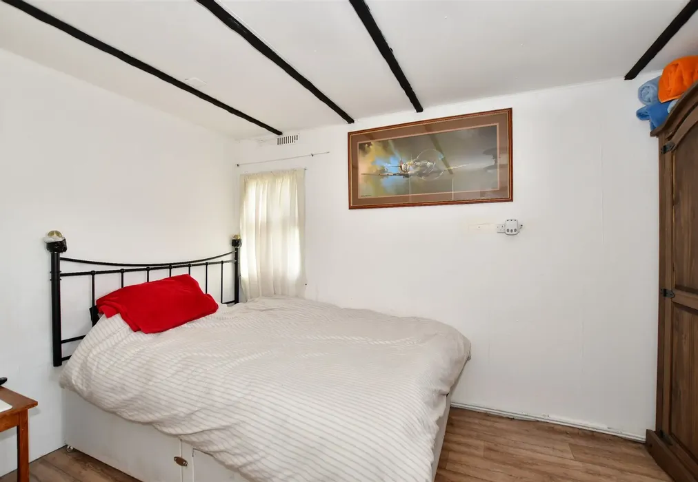 Bedroom 1 - East Hill Road, Knatts Valley, Sevenoaks, Kent - Wards of Kent