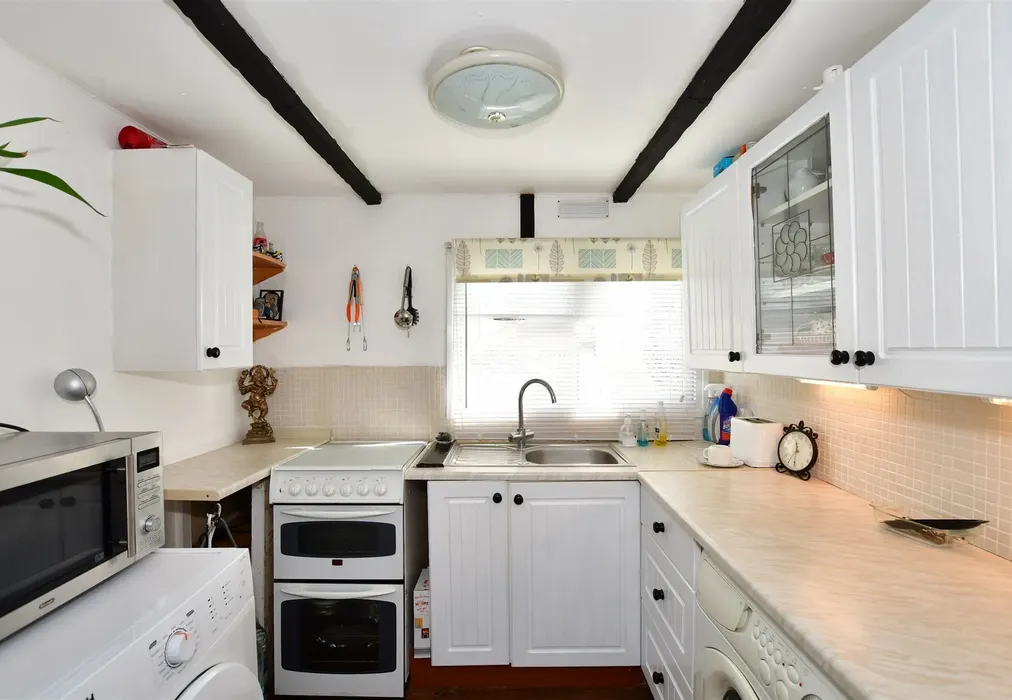 Kitchen - East Hill Road, Knatts Valley, Sevenoaks, Kent - Wards of Kent