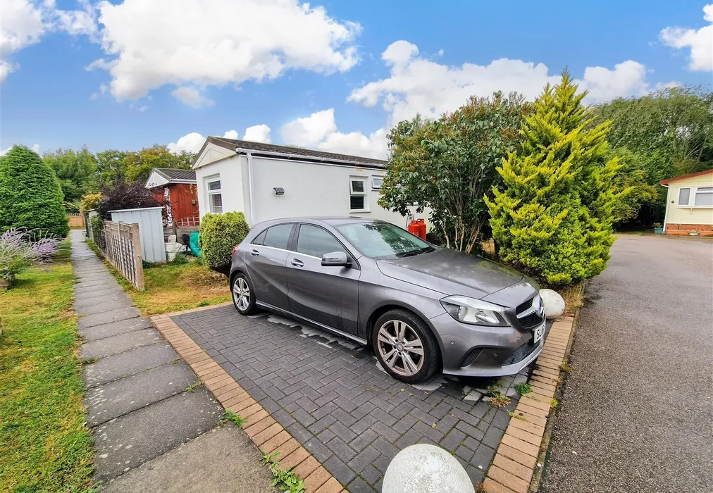 Driveway - East Hill Road, Knatts Valley, Sevenoaks, Kent - Wards of Kent