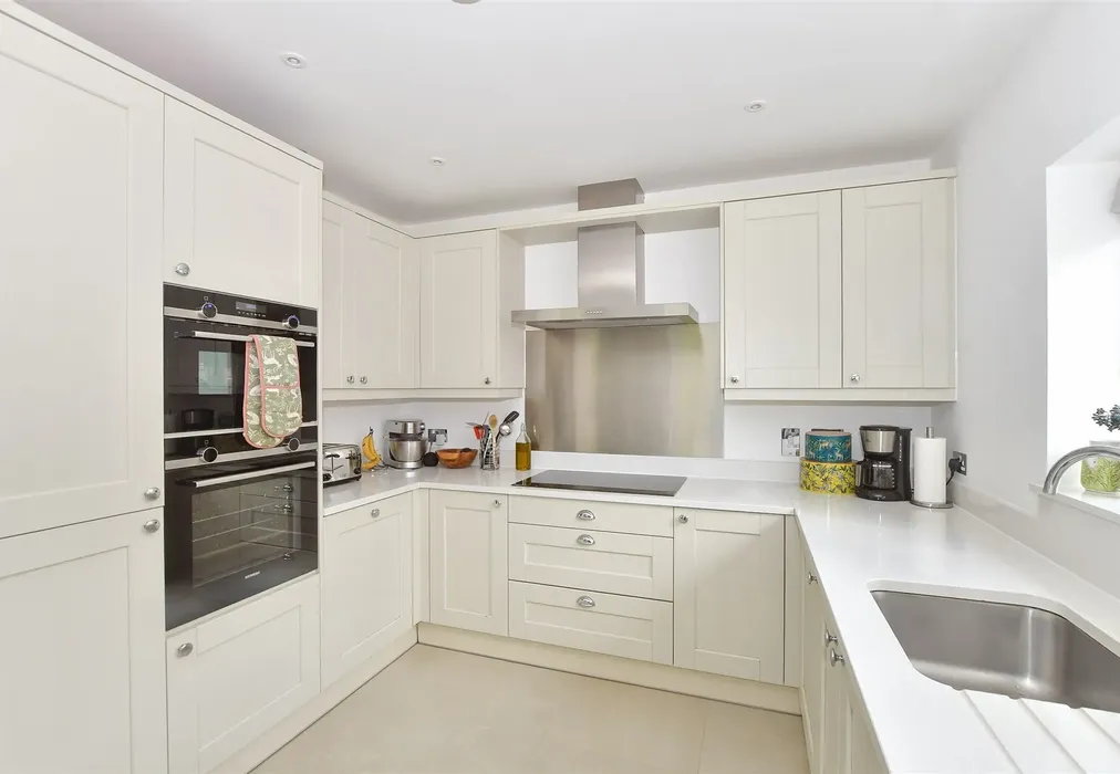 Kitchen/Diner - Clockfield, Turners Hill, West Sussex - Wards of Kent