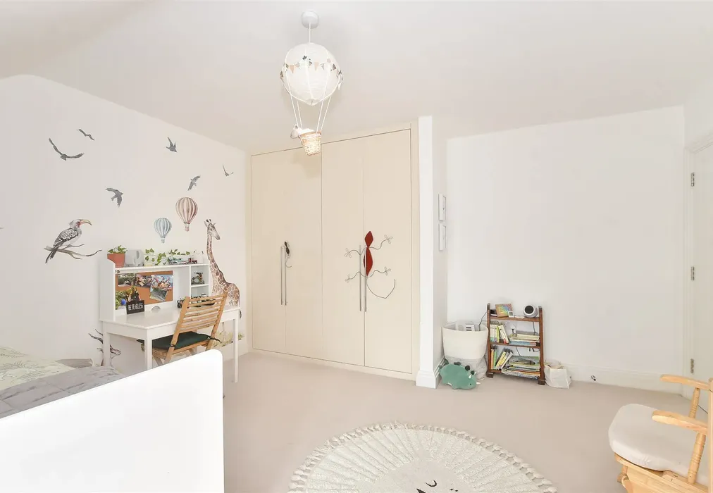 Bedroom 2 - Clockfield, Turners Hill, West Sussex - Wards of Kent