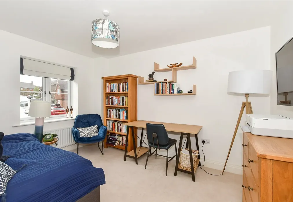 Bedroom 5 - Clockfield, Turners Hill, West Sussex - Wards of Kent