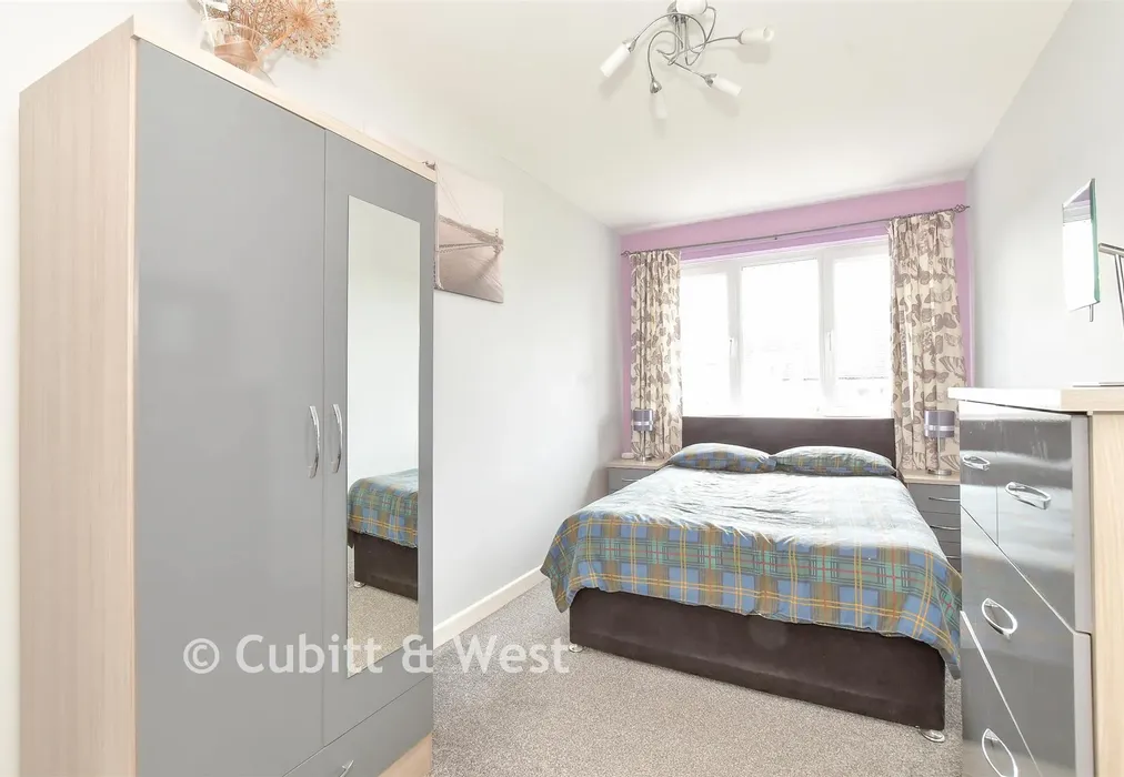 Bedroom 2 - Powerscourt Road, Portsmouth, Hampshire - Wards of Kent