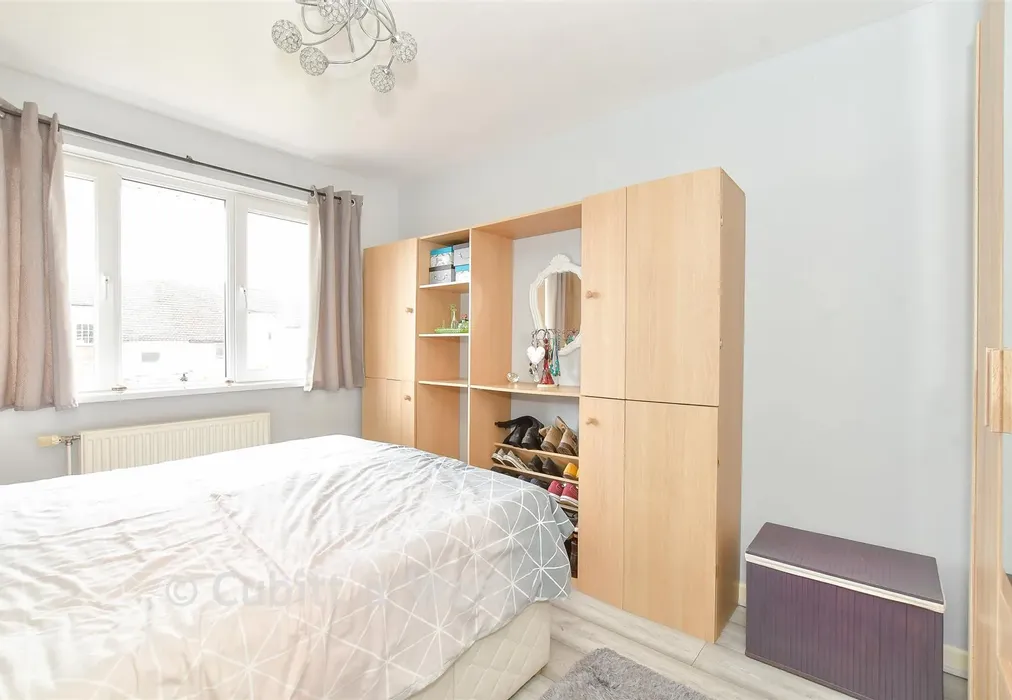 Bedroom 1 - Powerscourt Road, Portsmouth, Hampshire - Wards of Kent