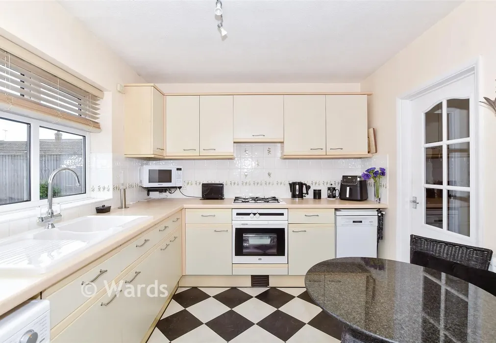 Kitchen - Gresham Road, Coxheath, Maidstone, Kent - Wards of Kent