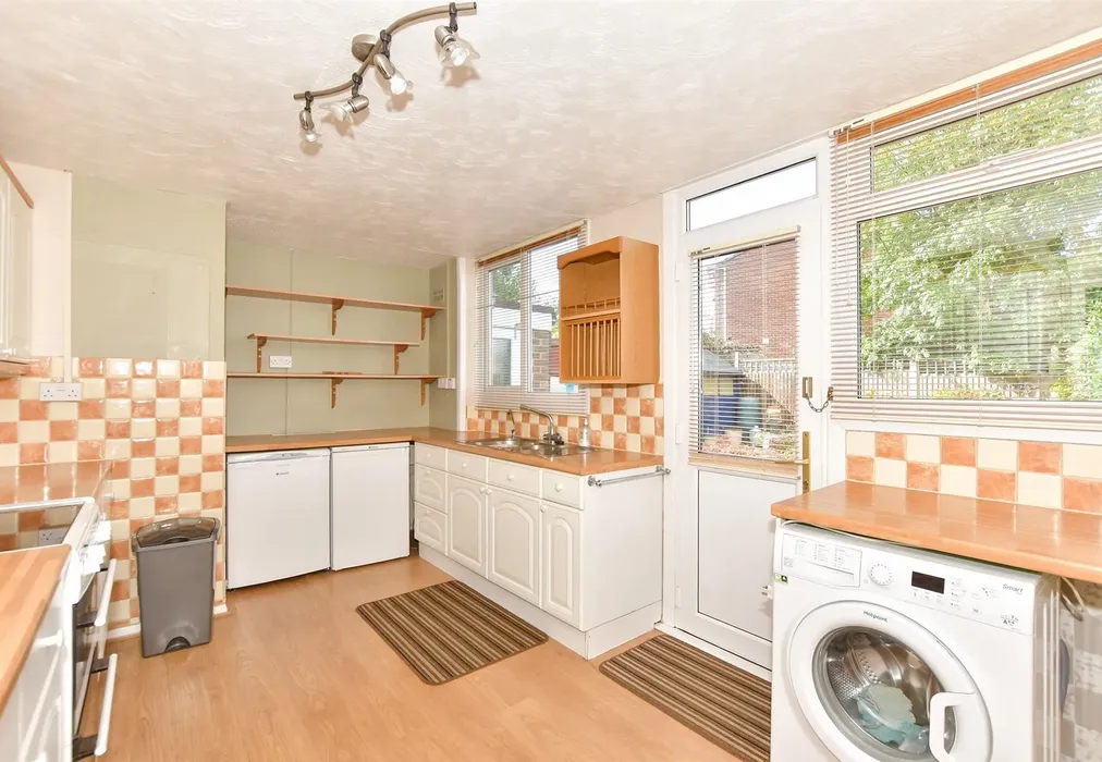 Kitchen - Oxenden Road, Folkestone, Kent - Wards of Kent