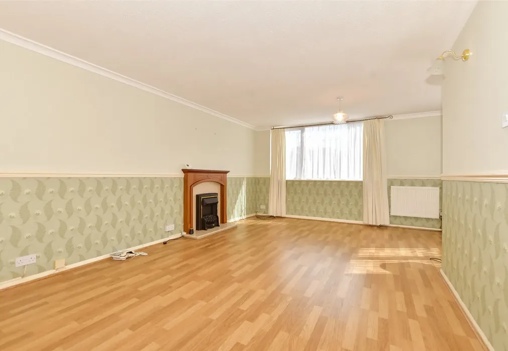 Lounge - Oxenden Road, Folkestone, Kent - Wards of Kent