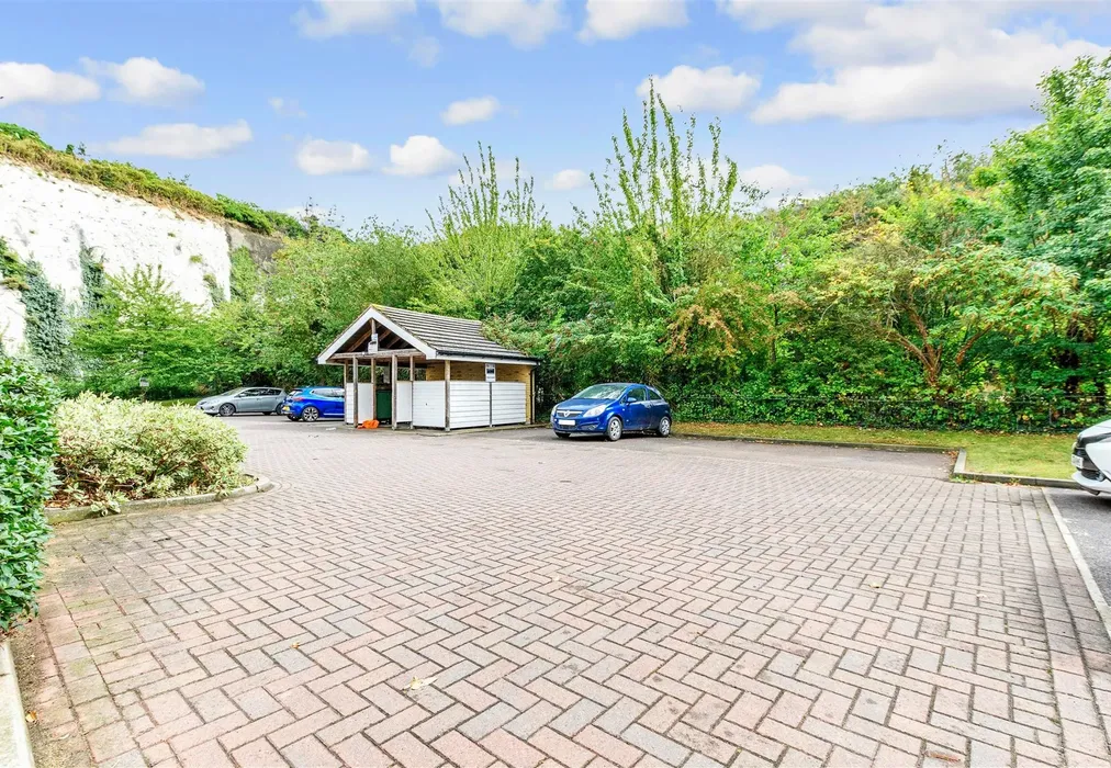 Driveway/Parking - Waterside, Gravesend, Kent - Wards of Kent