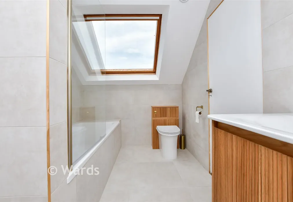 Bathroom - Queens Avenue, Broadstairs, Kent - Wards of Kent