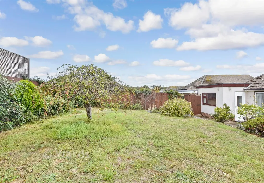 Rear Garden - Queens Avenue, Broadstairs, Kent - Wards of Kent