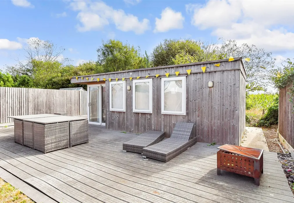 Workshop/Outbuildings - West View Drive, Yapton, Arundel, West Sussex - Wards of Kent