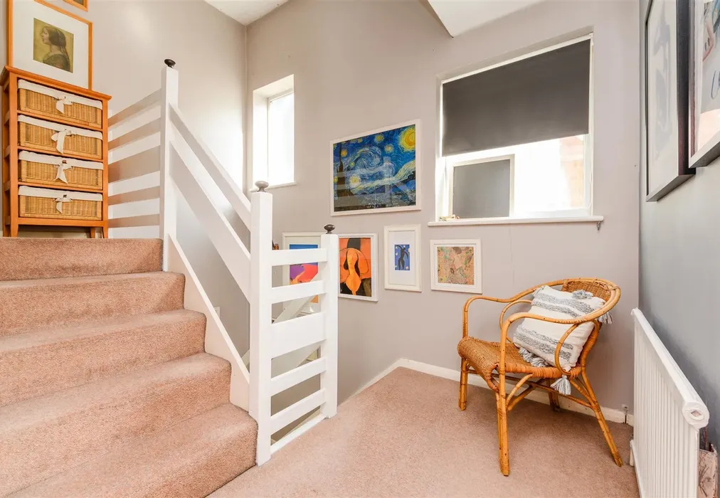 Landing - Princes Avenue, Walderslade, Chatham, Kent - Wards of Kent