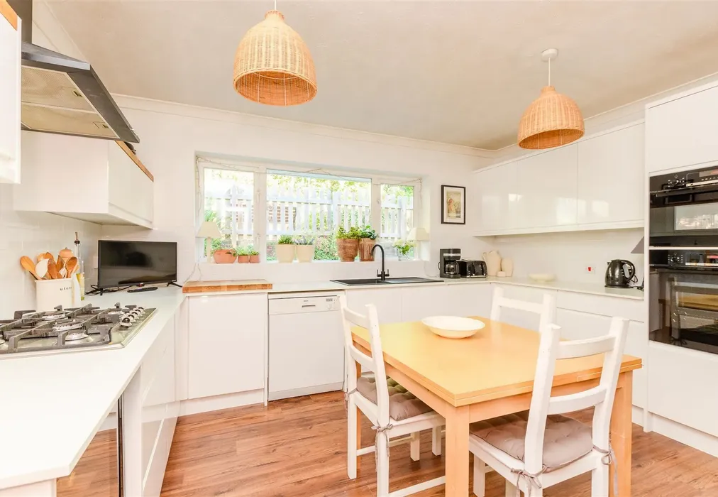 Kitchen - Princes Avenue, Walderslade, Chatham, Kent - Wards of Kent