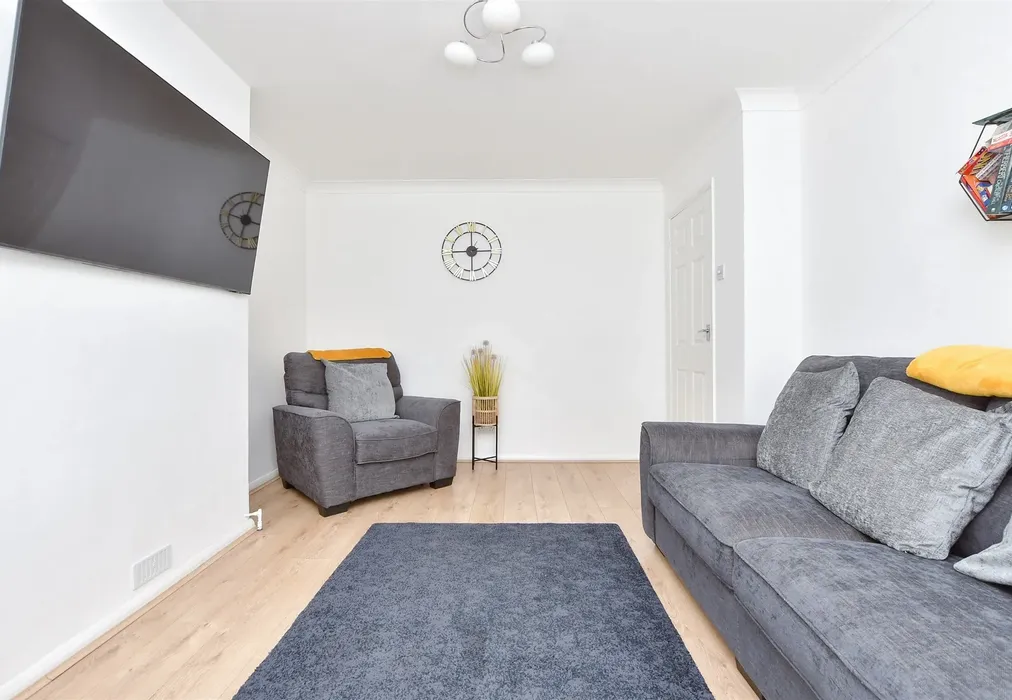 Lounge - Freemans Close, Seasalter, Whitstable, Kent - Wards of Kent