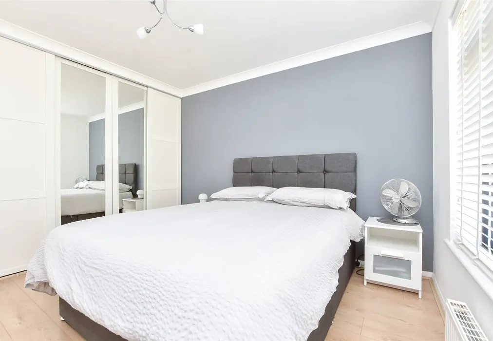 Bedroom 1 - Freemans Close, Seasalter, Whitstable, Kent - Wards of Kent