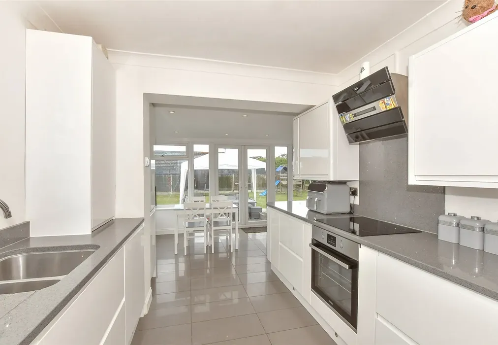 Kitchen - Mill Lane, Herne Bay, Kent - Wards of Kent