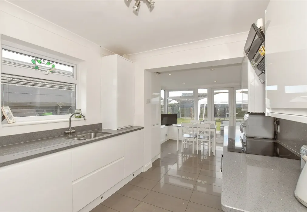 Kitchen - Mill Lane, Herne Bay, Kent - Wards of Kent