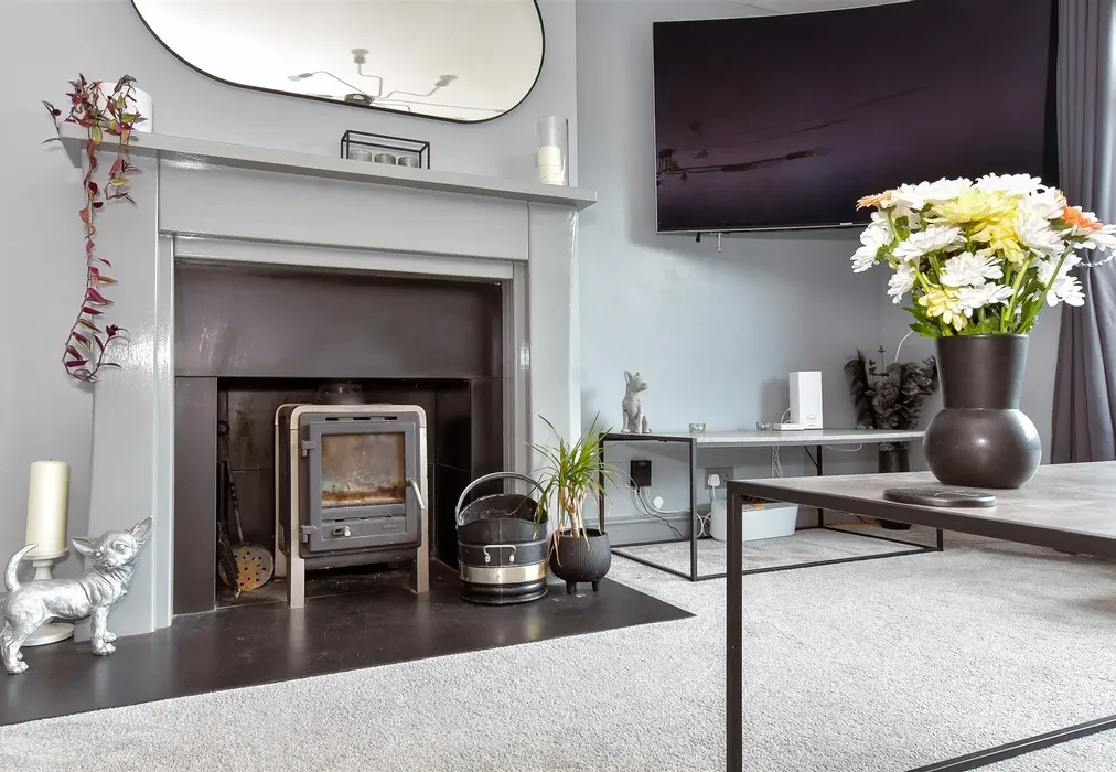 Internal Feature - Marden Avenue, Chichester, West Sussex - Wards of Kent