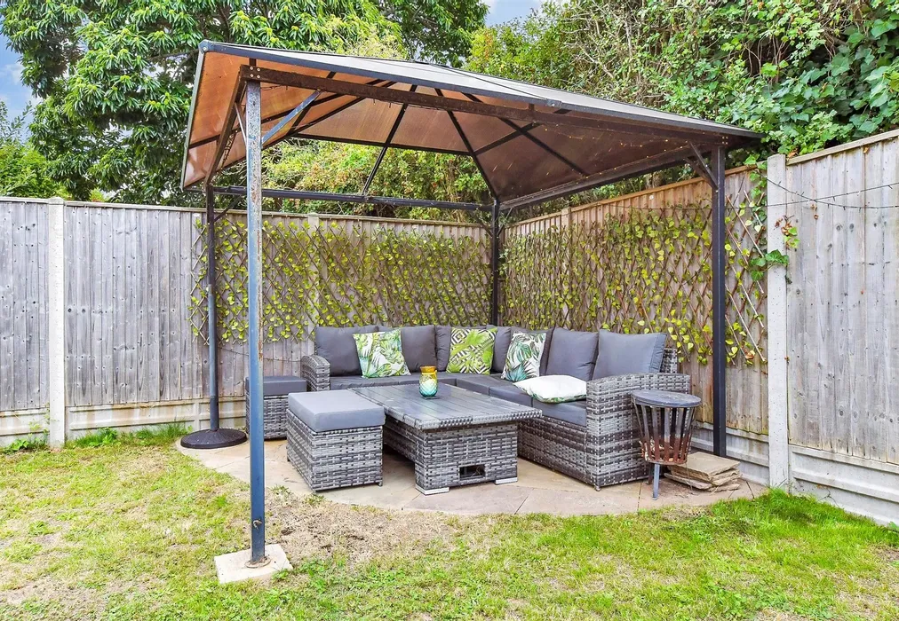 Rear Garden - Marden Avenue, Chichester, West Sussex - Wards of Kent