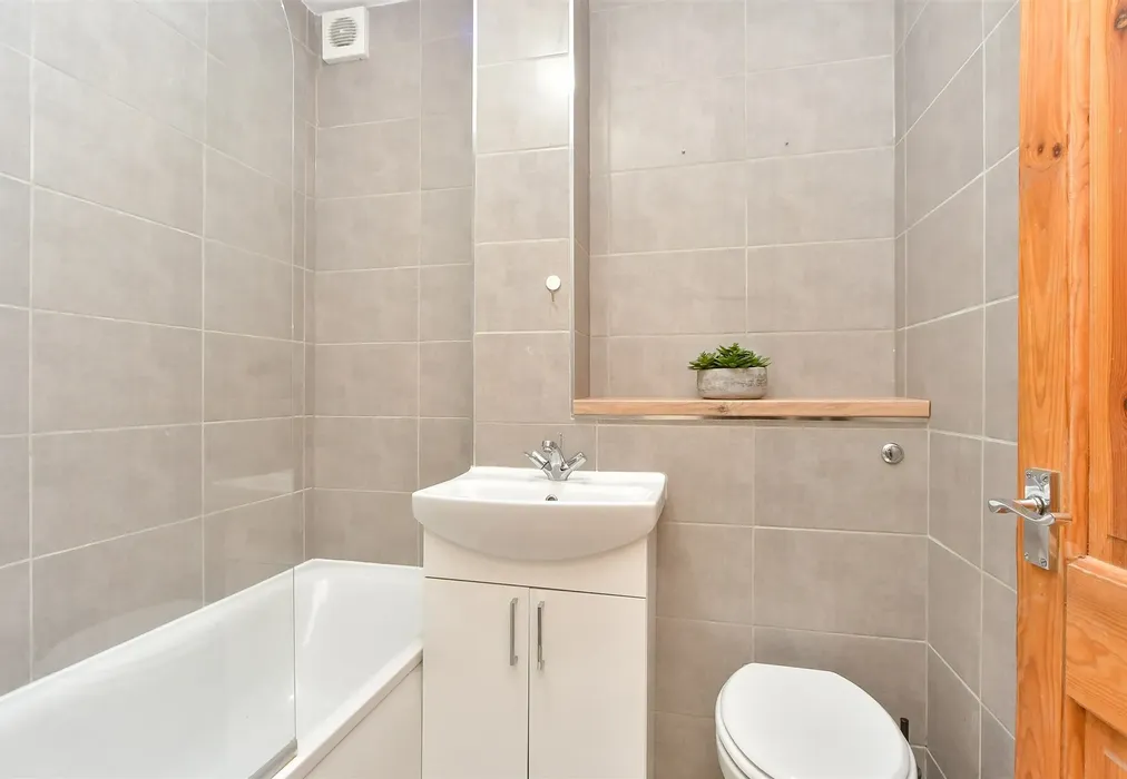 Bathroom - Illustrious Close, Walderslade, Chatham, Kent - Wards of Kent