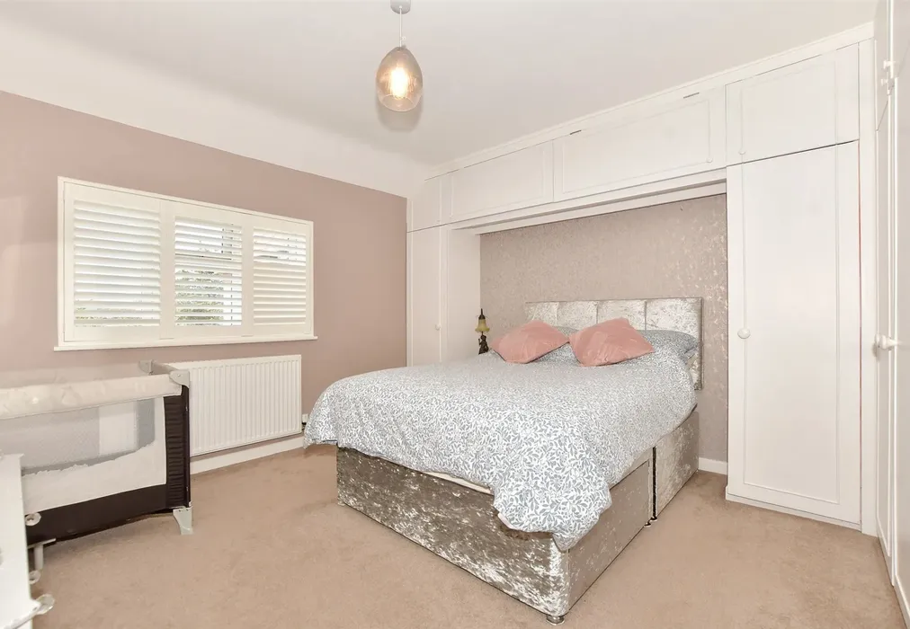 Bedroom 2 - Palmbeach Avenue, Hythe, Kent - Wards of Kent