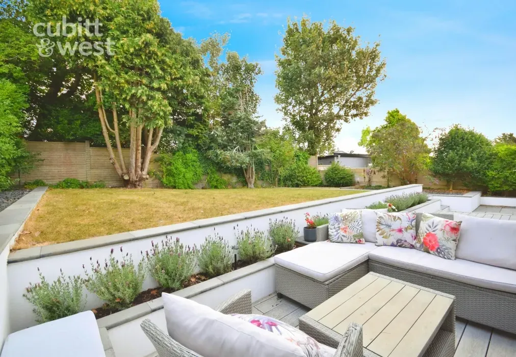 Garden - Millyard Crescent, Brighton, BN2 - Wards of Kent