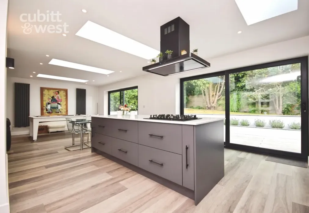 Kitchen/Diner - Millyard Crescent, Brighton, BN2 - Wards of Kent