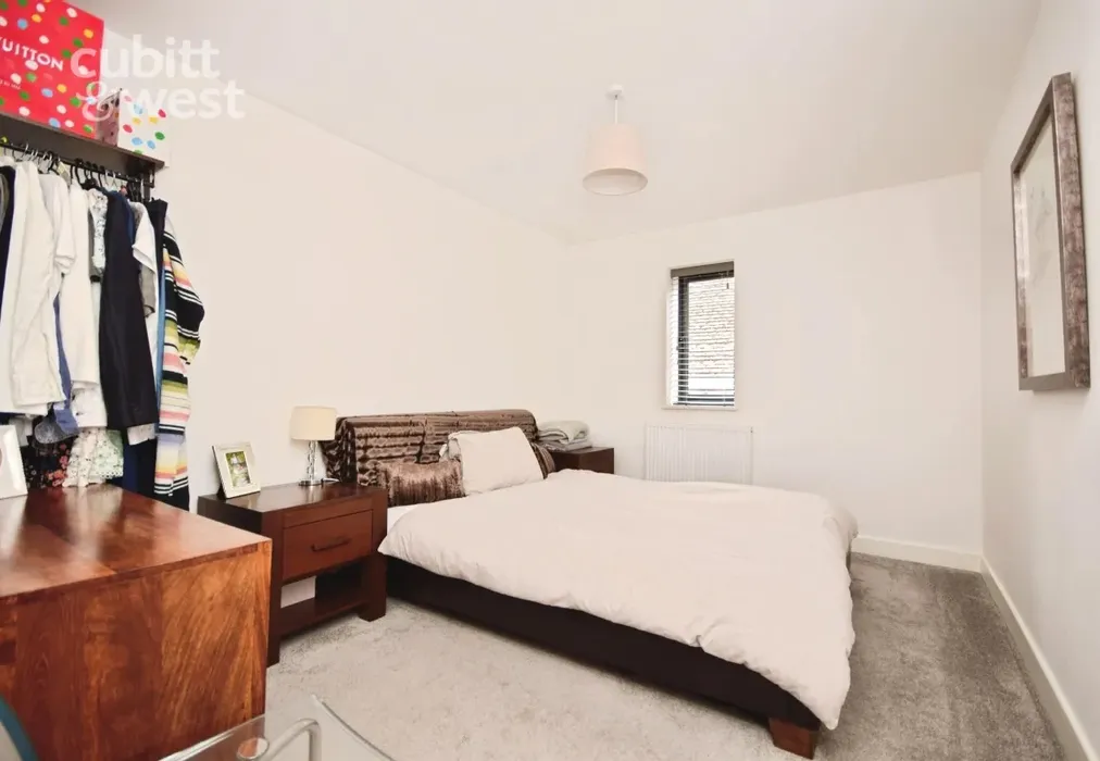 Bedroom - Millyard Crescent, Brighton, BN2 - Wards of Kent