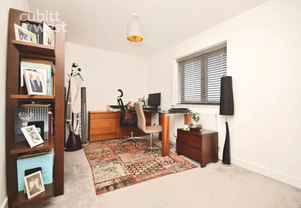 Bedroom - Millyard Crescent, Brighton, BN2 - Wards of Kent