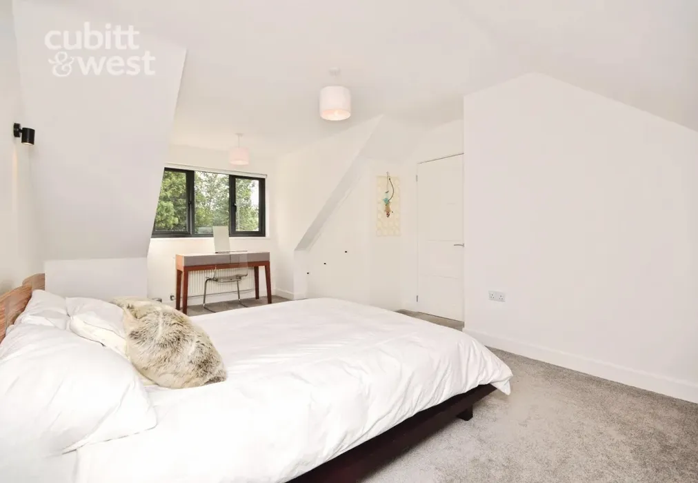 Bedroom - Millyard Crescent, Brighton, BN2 - Wards of Kent